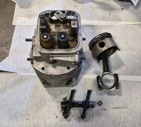 Cushman 885085 Omc Cylinder 1 With Rod Piston And Rocker