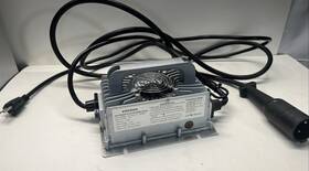 Smcz1p-7215c Evlithium Lfpbat High Frequency Intelligent Charger Smart Waterproof Lead Acid Battery