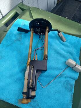 646353 Ezgo Textron Fuel Pump Assembly From A 2019 Txt Infection Model Non Working 646353 Ezgo Textron Fuel Pump Assembly From A 2019 Txt Infection Model Non Working