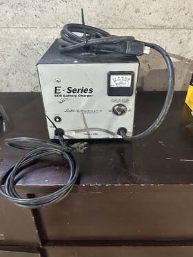 25970a03a551w1a1 Lester Electrical E-series Scr Industrial Battery Charger 120v Ac 11.5 Amp