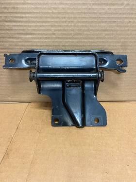 J38-21411-02-00 Yamaha Golf Cart Front Motor Bracket G2-g14