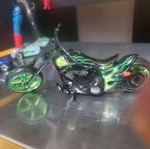 Hot Wheels 1/18 Street Power Twin Motorcycle Black With Flames Diecast. Fixed Price $13.32.